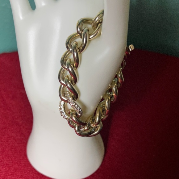 Victoria’s Secret Chain Link Bracelet - Picture 5 of 10